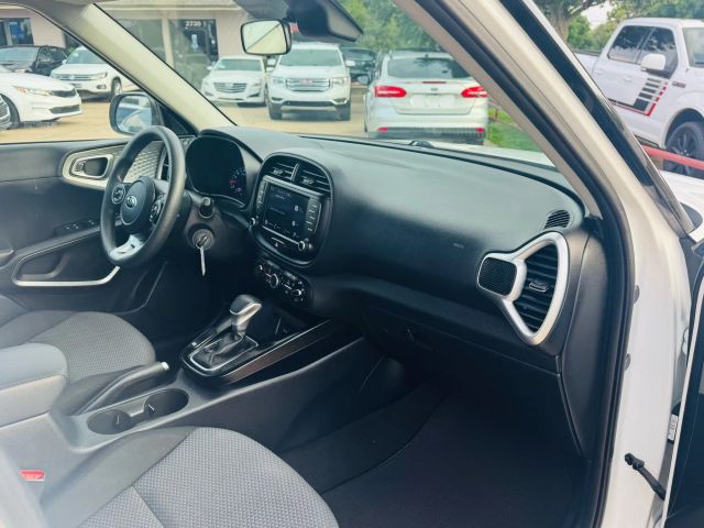 2022 Kia Soul - Image 20