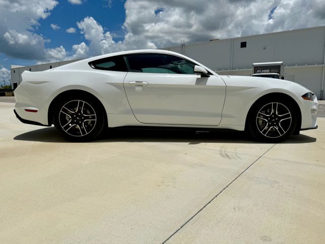 2022 Ford Mustang - Image 6
