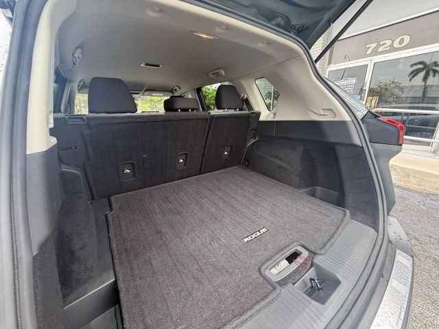 2021 Nissan Rogue - Image 22