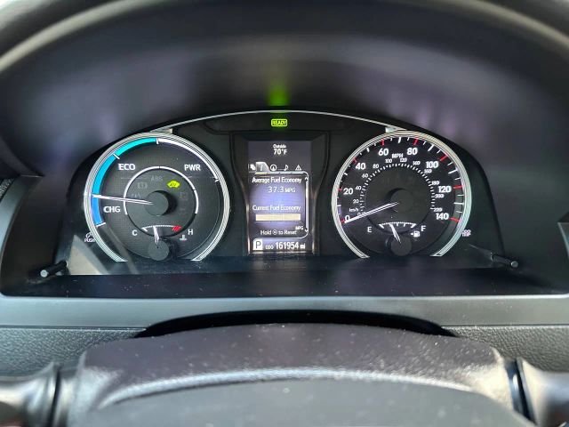 2015 Toyota Camry - Image 29