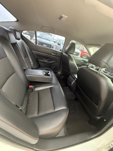 2019 Nissan Altima - Image 17