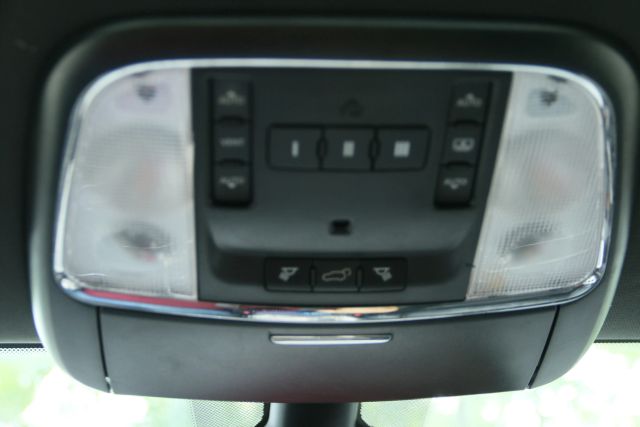 2015 Jeep Grand Cherokee - Image 32