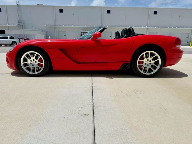 2004 Dodge Viper - Image 30
