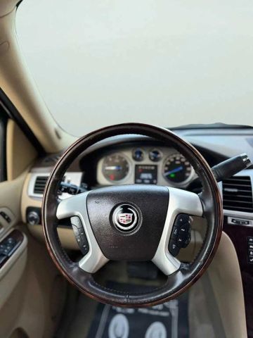 2013 Cadillac Escalade Esv - Image 30