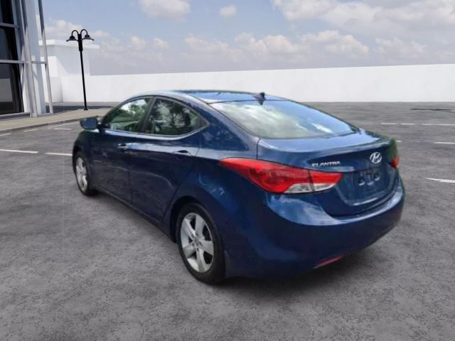 2013 Hyundai Elantra - Image 3