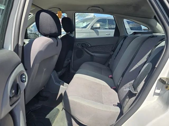 2003 Ford Focus - Image 12