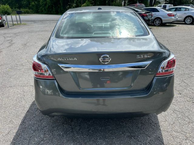 2015 Nissan Altima - Image 4