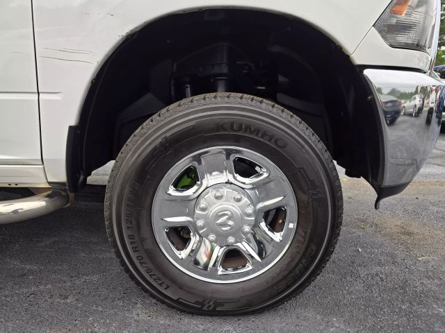 2016 Ram 2500 Crew Cab - Image 10
