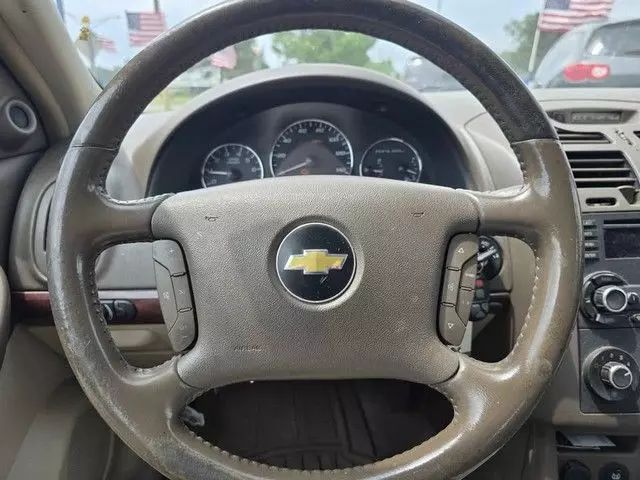 2006 Chevrolet Malibu - Image 11