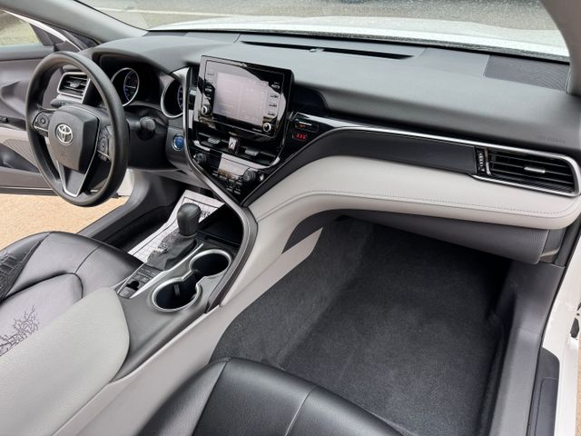 2022 Toyota Camry Hybrid - Image 15