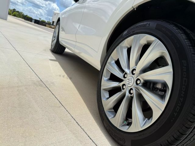 2025 Buick Envista - Image 29