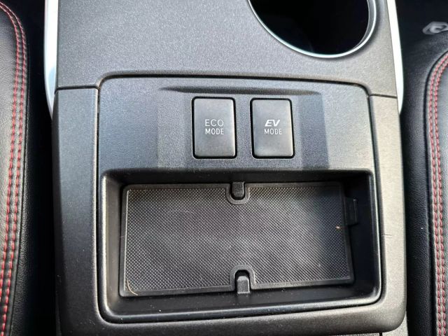 2015 Toyota Camry - Image 35