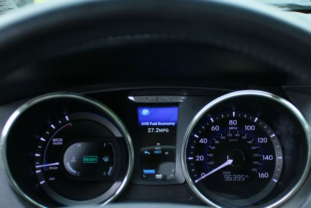 2011 Hyundai Sonata - Image 24