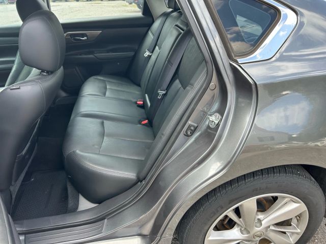 2015 Nissan Altima - Image 13