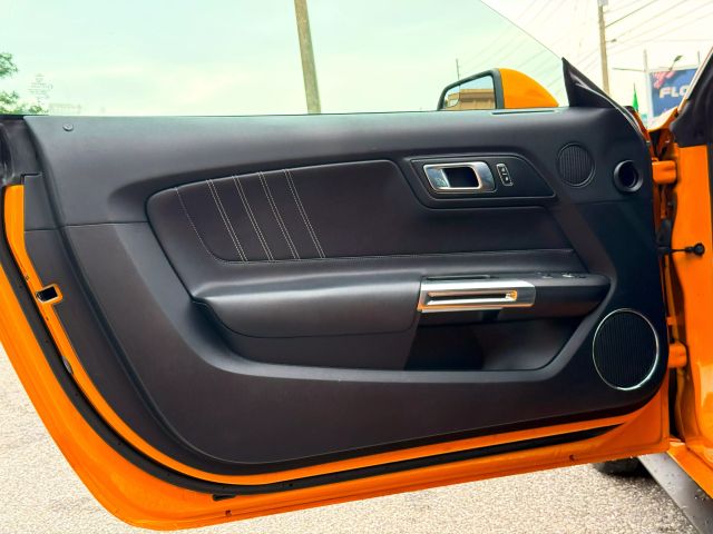 2018 Ford Mustang - Image 23