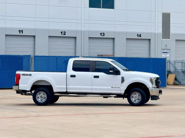 2018 Ford F250 Super Duty Crew Cab - Image 4