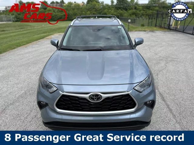 2022 Toyota Highlander - Image 2