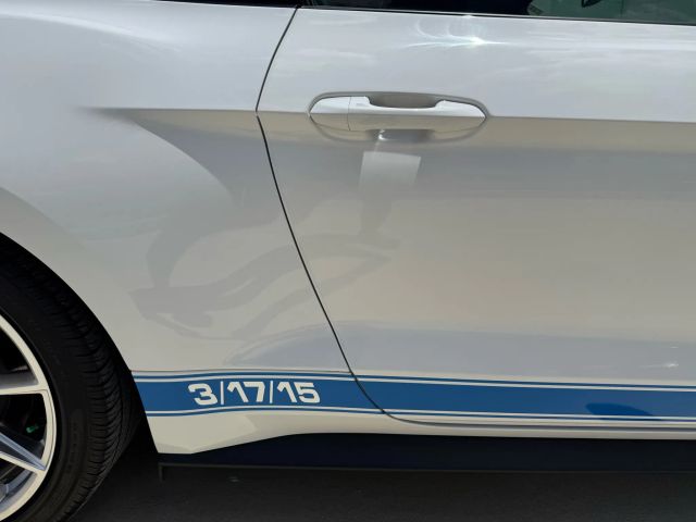 2015 Ford Mustang - Image 11