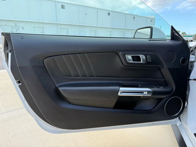 2022 Ford Mustang - Image 71