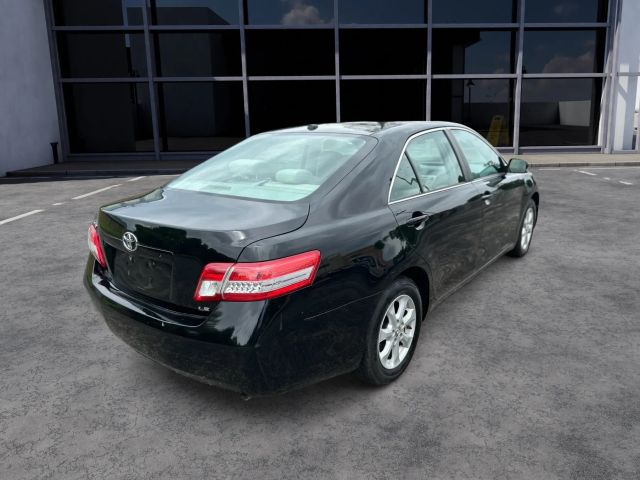 2011 Toyota Camry - Image 8