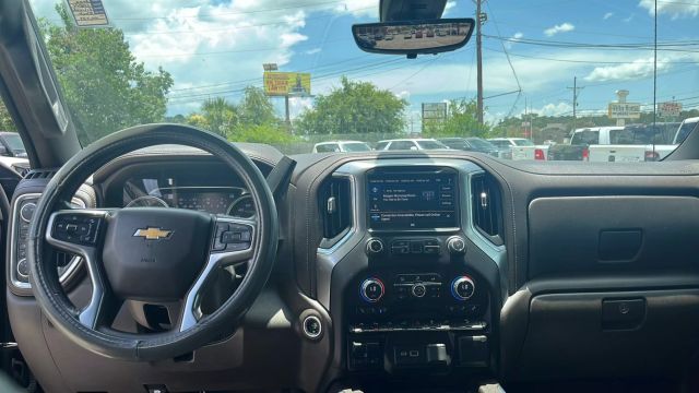 2022 Chevrolet Silverado 1500 Limited Crew Cab - Image 35