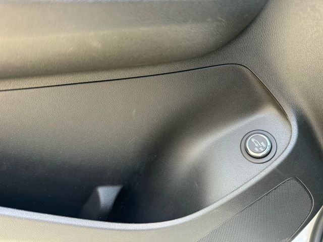 2025 Buick Envista - Image 76