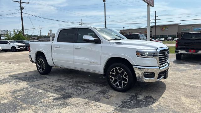 2025 Ram 1500 Crew Cab - Image 15