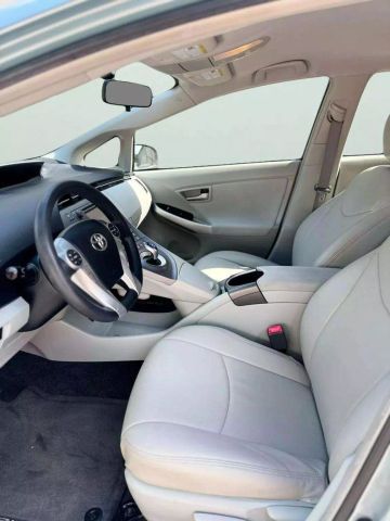 2013 Toyota Prius - Image 12