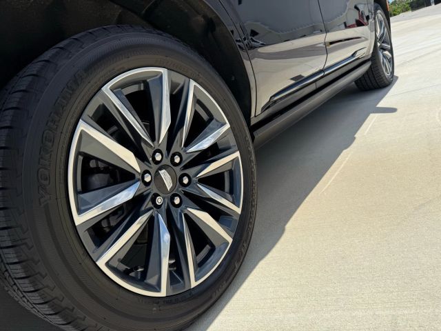 2022 Cadillac Escalade - Image 19