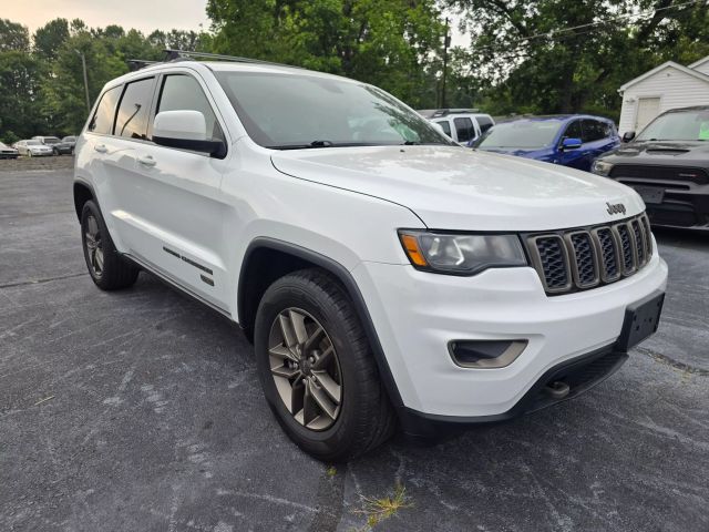 2017 Jeep Grand Cherokee - Image 1