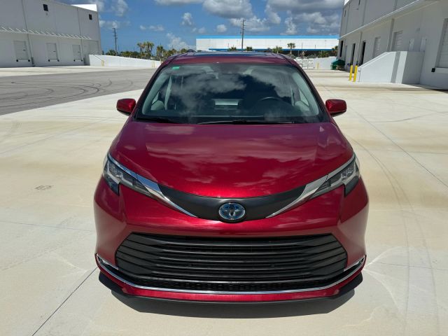 2021 Toyota Sienna - Image 45