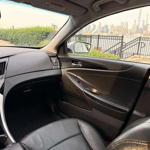 2012 Hyundai Sonata Limited Sedan 4d - Image 30