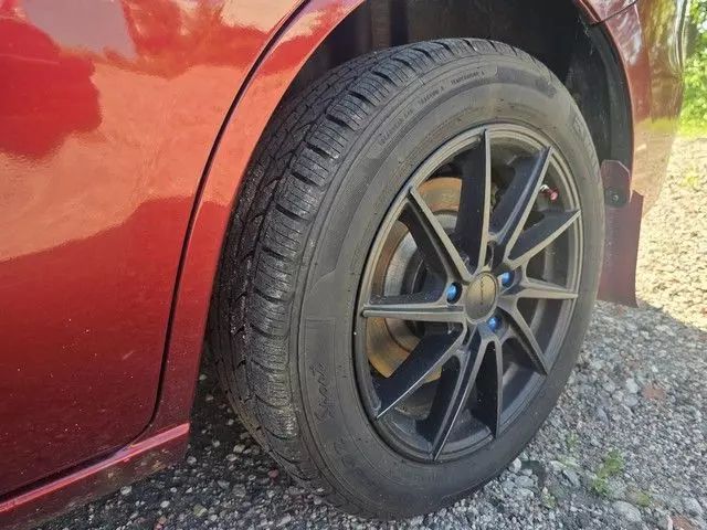 2012 Mazda Mazda5 - Image 5