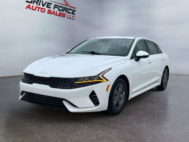 2022 Kia K5 - Image 1