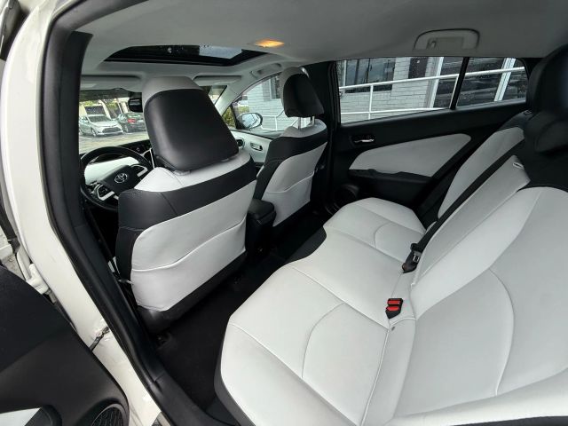 2018 Toyota Prius - Image 13