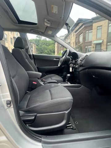 2010 Hyundai Elantra Touring Se Wagon 4d - Image 14