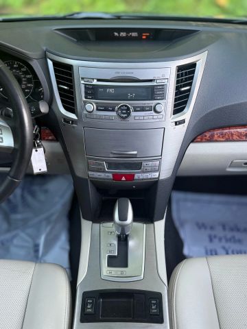 2011 Subaru Outback 2.5i Limited Wagon 4d - Image 14