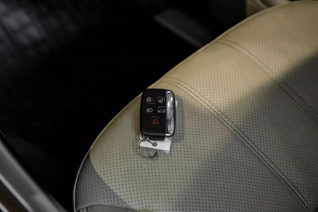 2016 Land Rover Range Rover Sport Hse Sport Utility 4d - Image 57