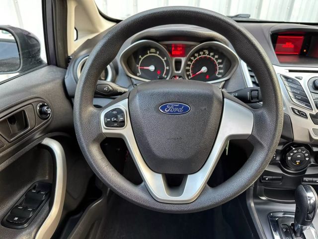 2012 Ford Fiesta - Image 27