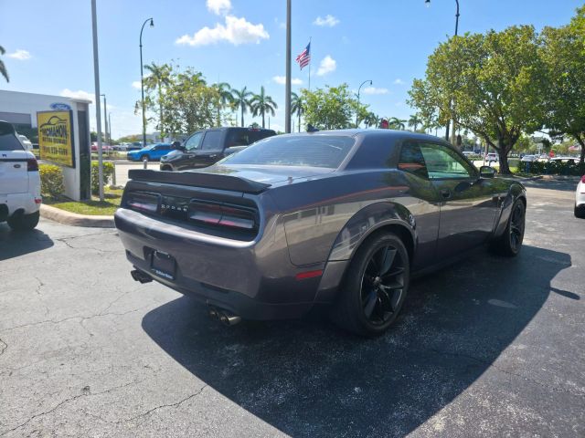 2018 Dodge Challenger - Image 5