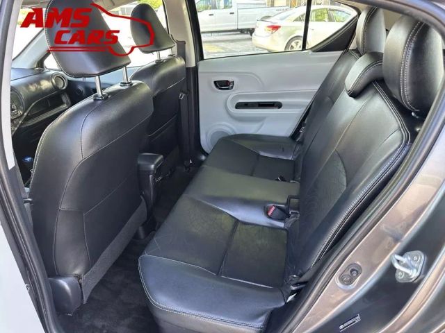 2012 Toyota Prius C - Image 12