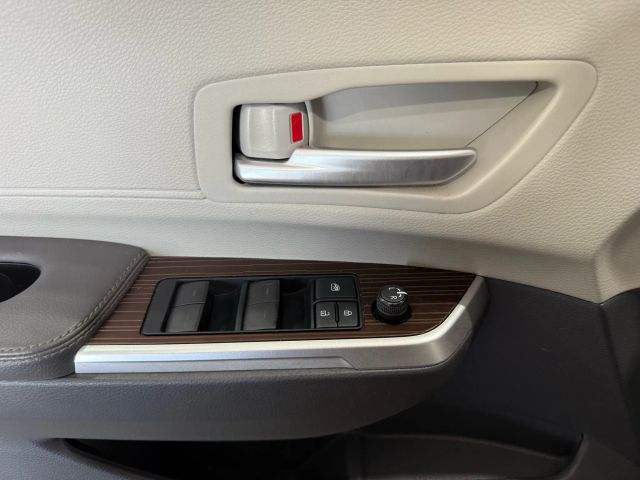 2021 Toyota Sienna - Image 76