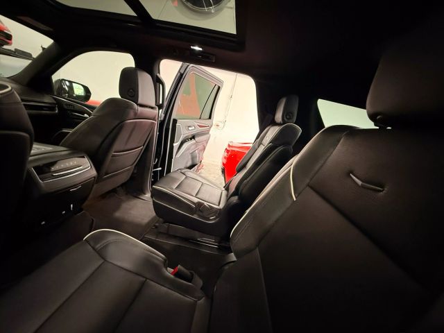 2022 Cadillac Escalade - Image 121