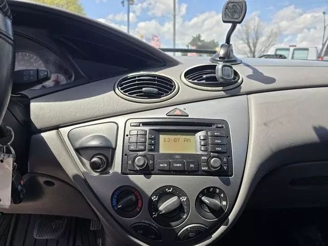 2003 Ford Focus - Image 10