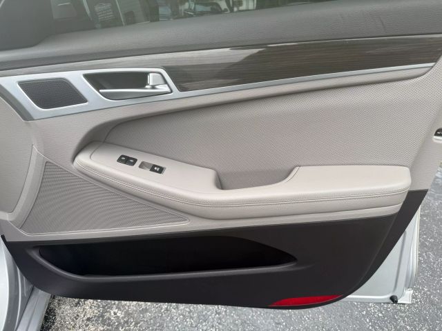 2018 Genesis G80 - Image 27