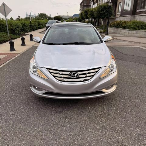 2012 Hyundai Sonata Limited Sedan 4d - Image 3