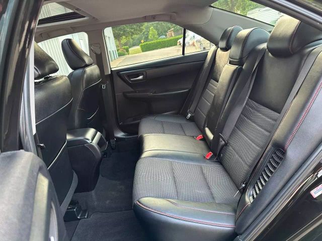 2015 Toyota Camry - Image 18