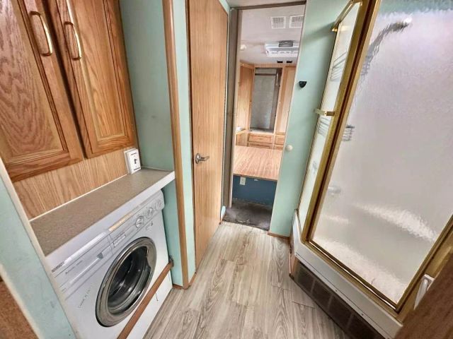 2000 Fleetwood Bounder - Image 14