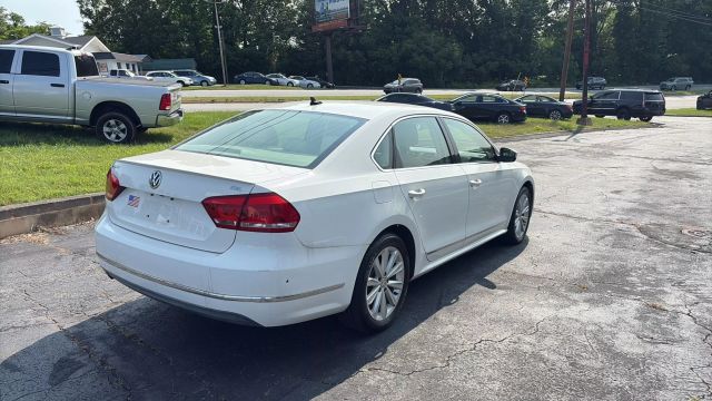 2013 Volkswagen Passat - Image 5