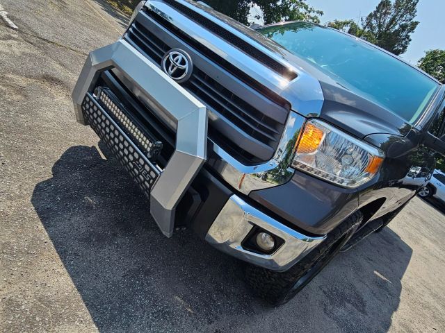 2014 Toyota Tundra Double Cab - Image 15